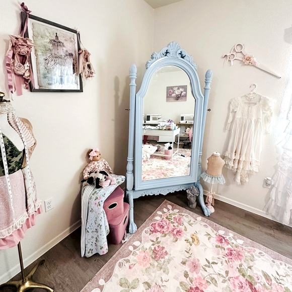 Ariel’s Modest Apparel Custom Co. - Picture 1 of 3